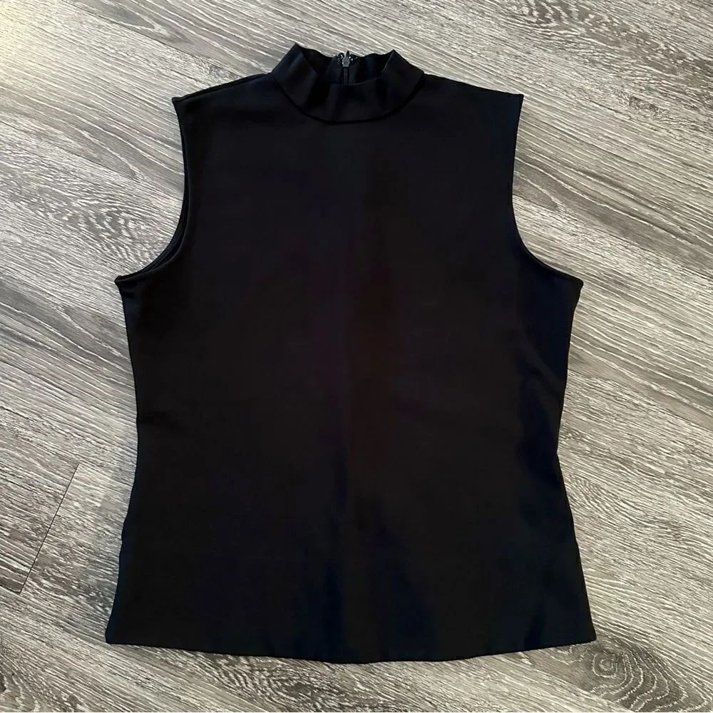G.I.L.I Got It Love It Sleeveless Mockneck top